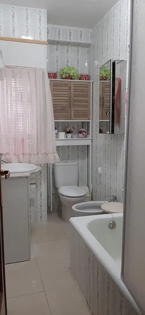 Bathroom of Flat for sale in Salamanca  with Heating and Balcony