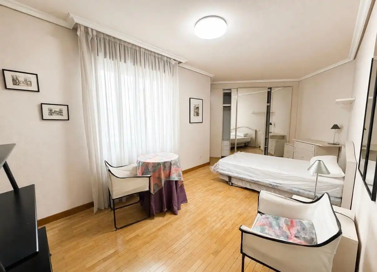 Schlafzimmer von Wohnung zur Miete in  Pamplona / Iruña