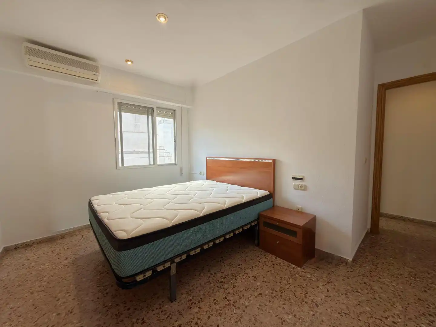 Flat with lift for sale in POETA LLORENTE, imagen 6