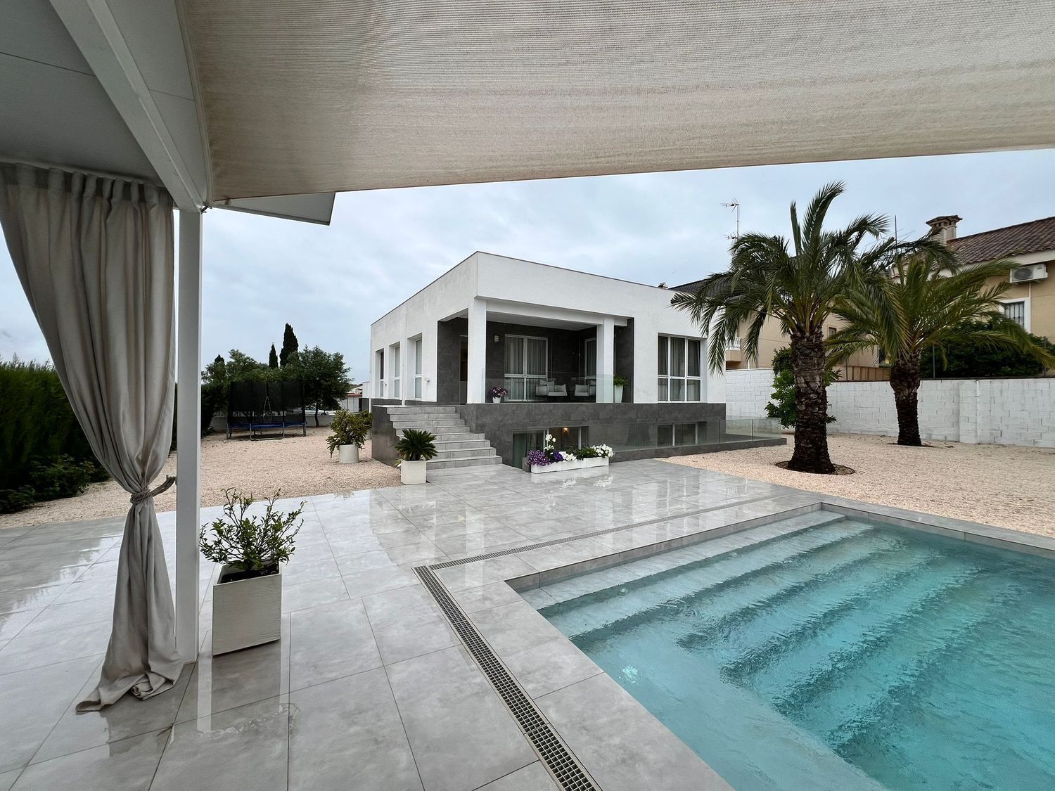 Piscina de Casa o xalet en venda en Orihuela amb Aire condicionat, Terrassa i Traster
