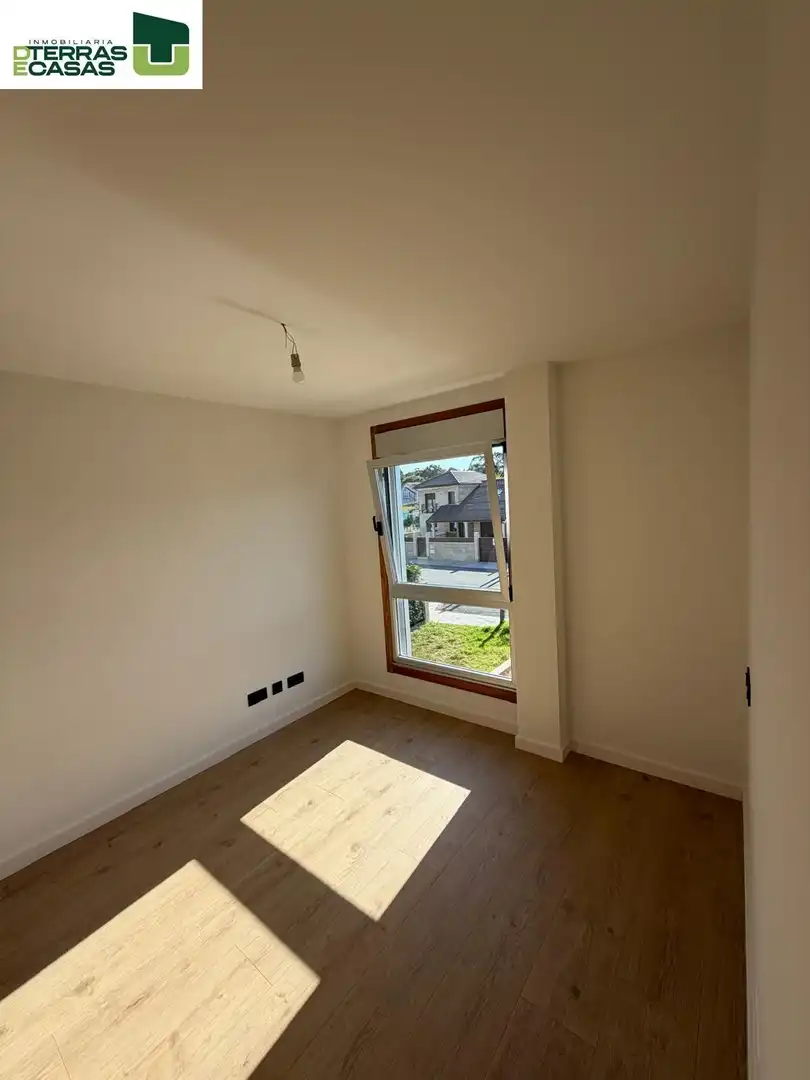 Schlafzimmer von Wohnung zum Verkauf in A Illa de Arousa 