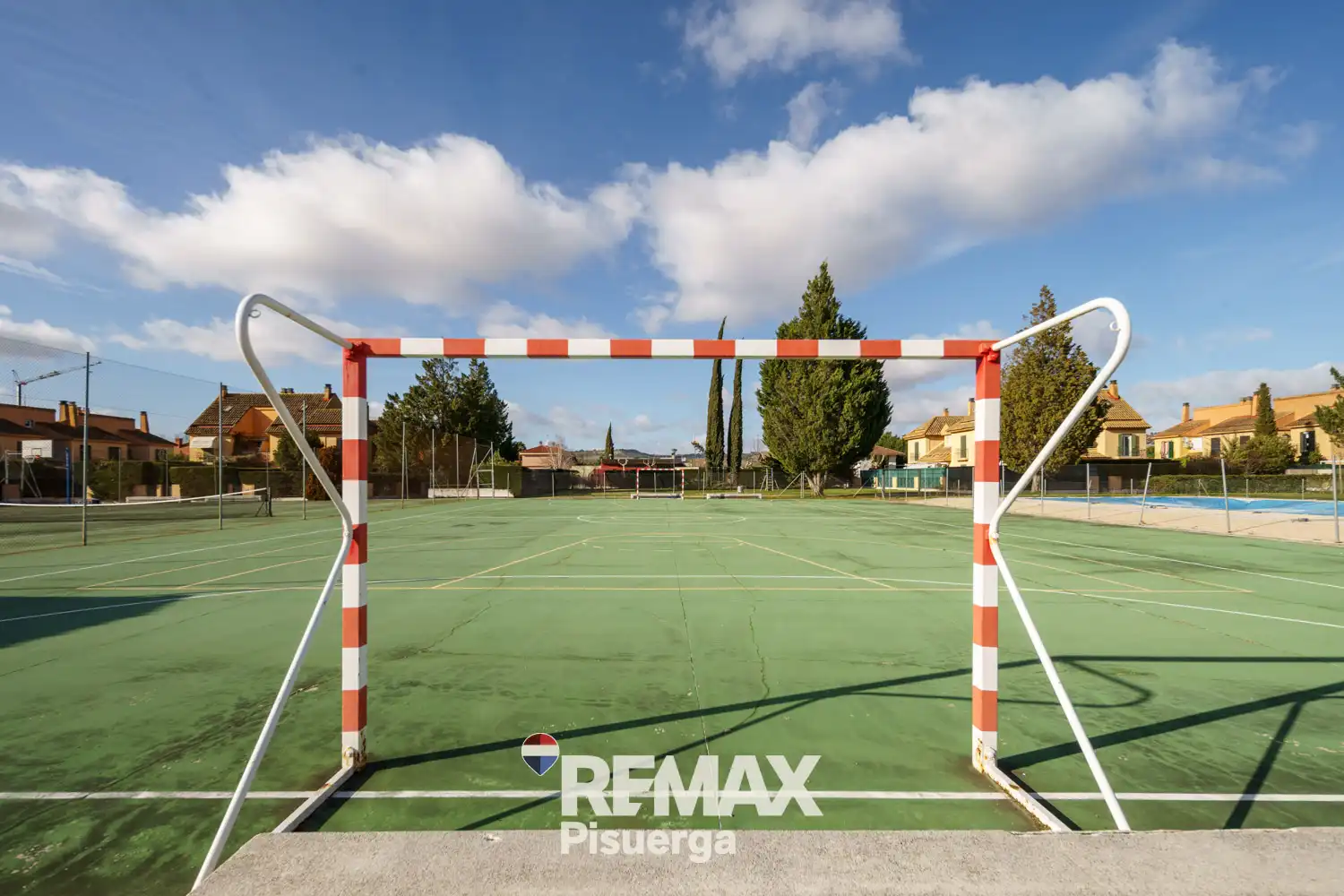 Parking de Casa o chalet en venta en Simancas con Calefacción, Terraza y Trastero