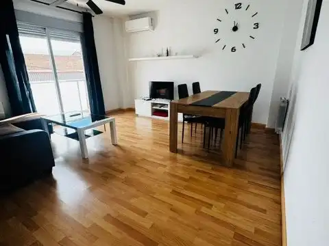 Sala d'estar de Pis en venda en San Cayetano