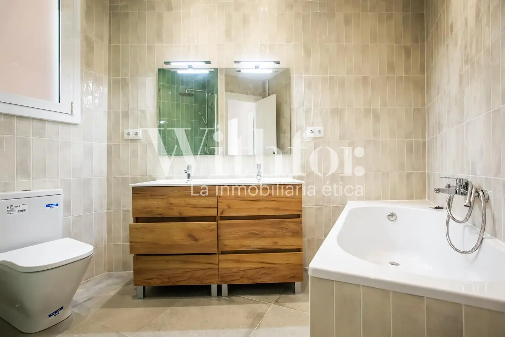 Baño de Piso de alquiler en Barcelona con Aire acondicionado, Calefacción y Parquet
