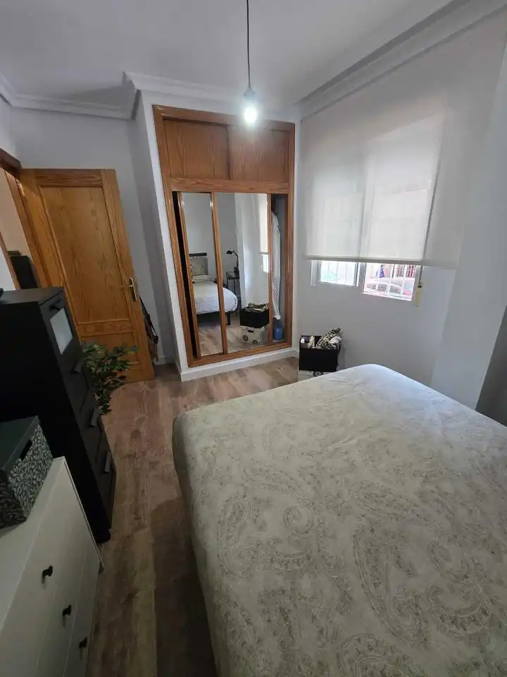 Bedroom of Flat for sale in Torrevieja  with Furnished