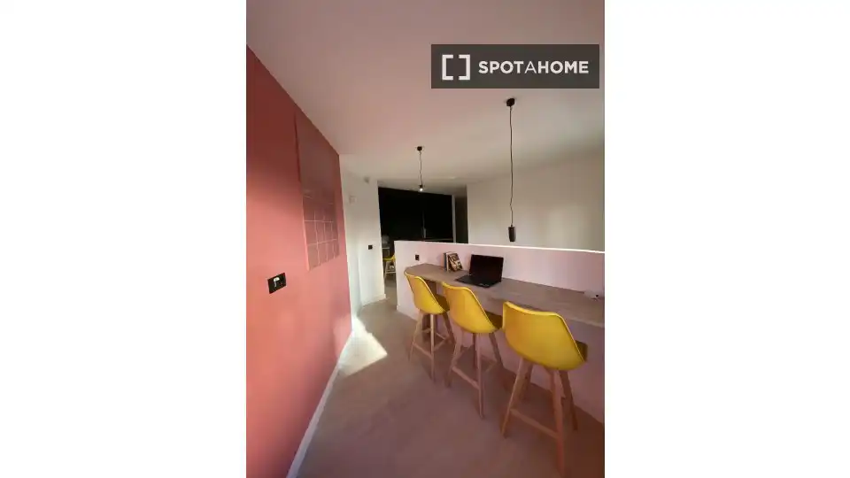 Bedroom of Flat for rent in Madrid  with Air Conditioner, Heating and Furnished