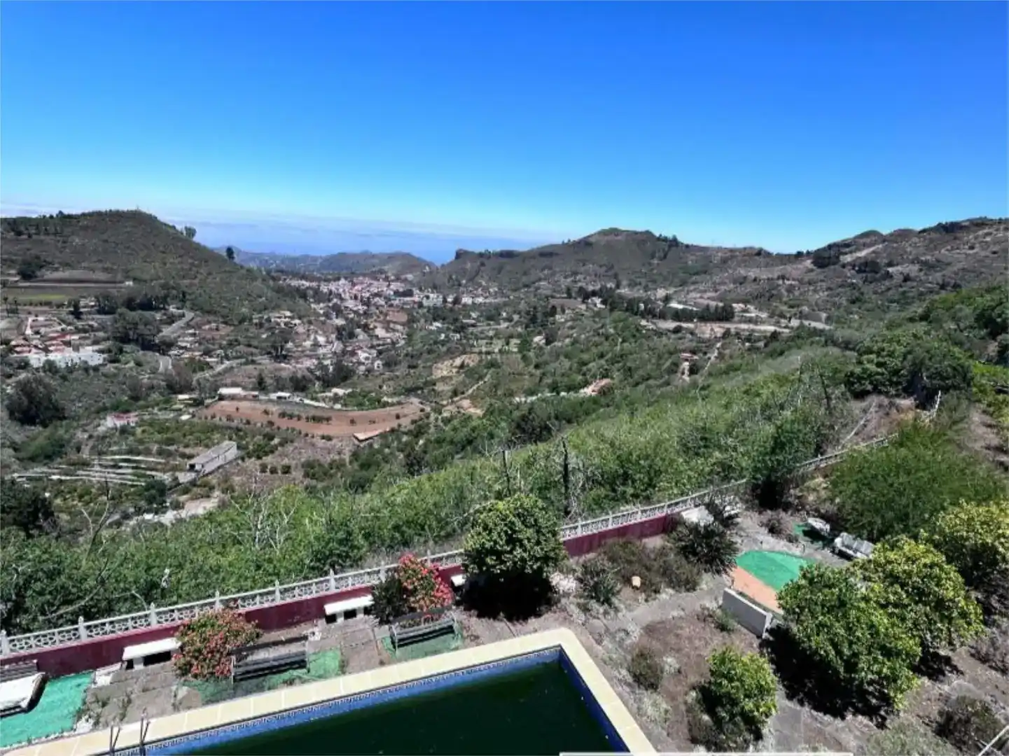 Vista exterior de Casa o xalet en venda en Vega de San Mateo amb Aire condicionat, Piscina i Balcó
