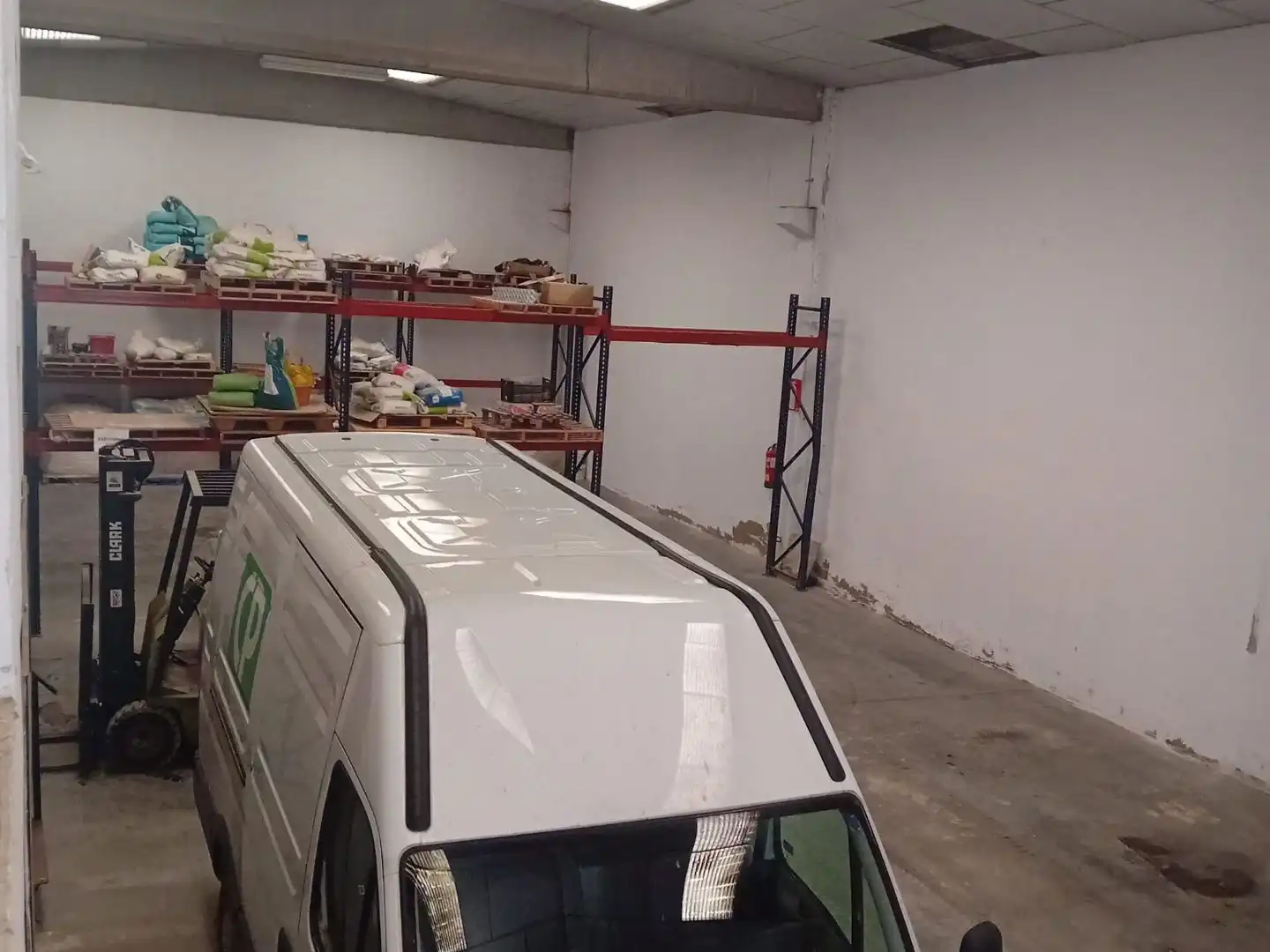 Parkplatz von Geschaftsraum zur Miete in Cadrete