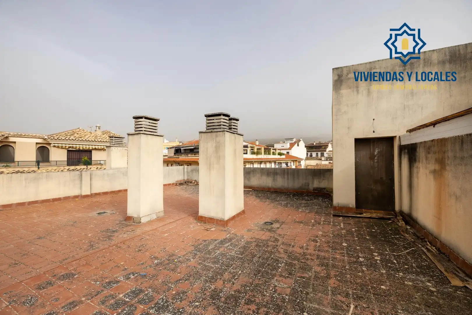 Vista exterior de Piso en venta en La Zubia con Calefacción y Balcón