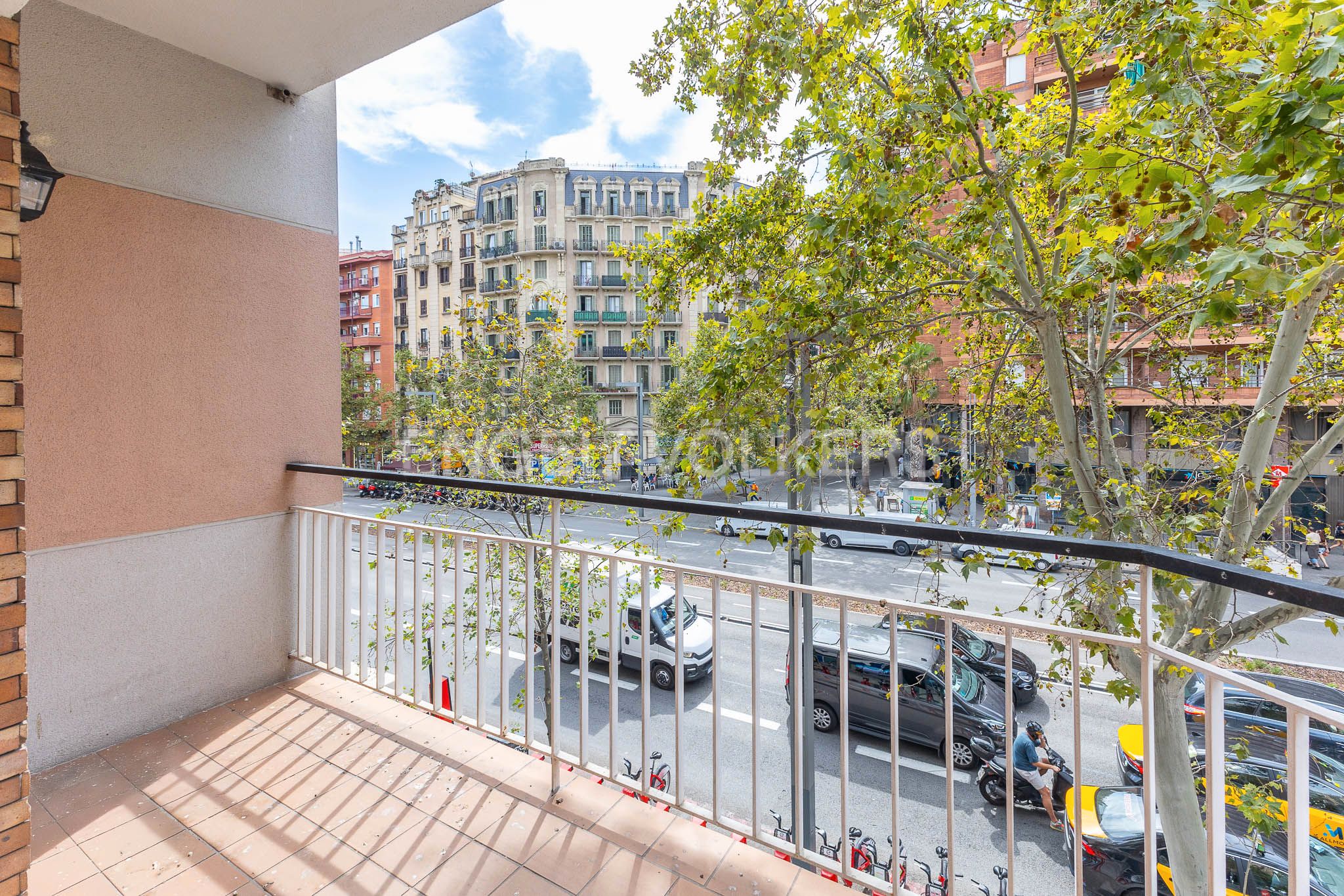 Exterior view of Apartment for sale in  Barcelona Capital  with Air Conditioner, Heating and Storage room