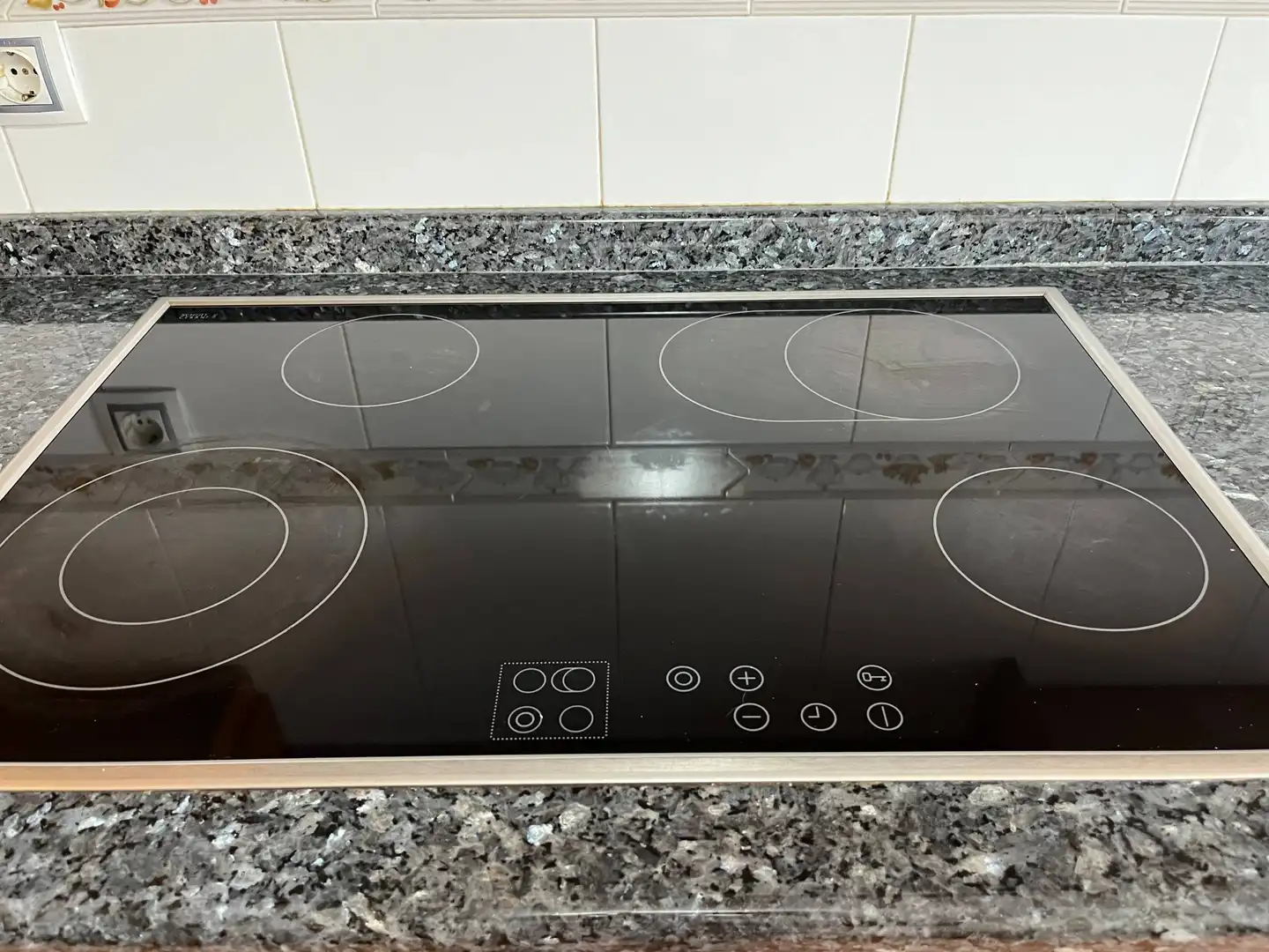 Cocina de Piso de alquiler en Santiago de Compostela  con Calefacción, Trastero y Amueblado