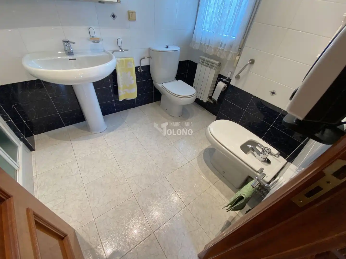 Bany de Casa o xalet en venda en Haro amb Calefacció, Jardí privat i Parquet