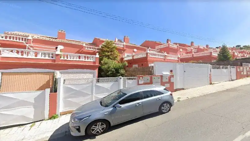 Vista exterior de Casa adosada en venta en Paracuellos de Jarama