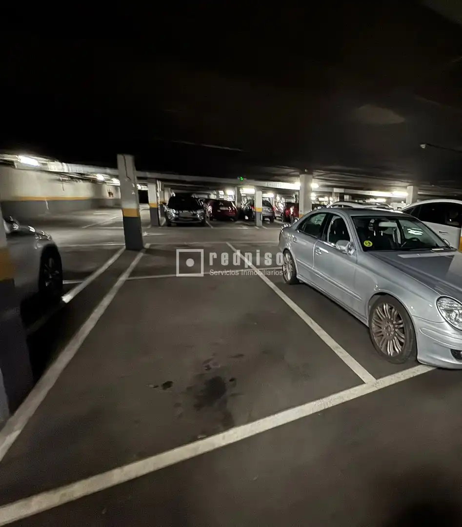 Parkplatz von Wohnung zum Verkauf in Coslada mit Heizung, Privatgarten und Terrasse