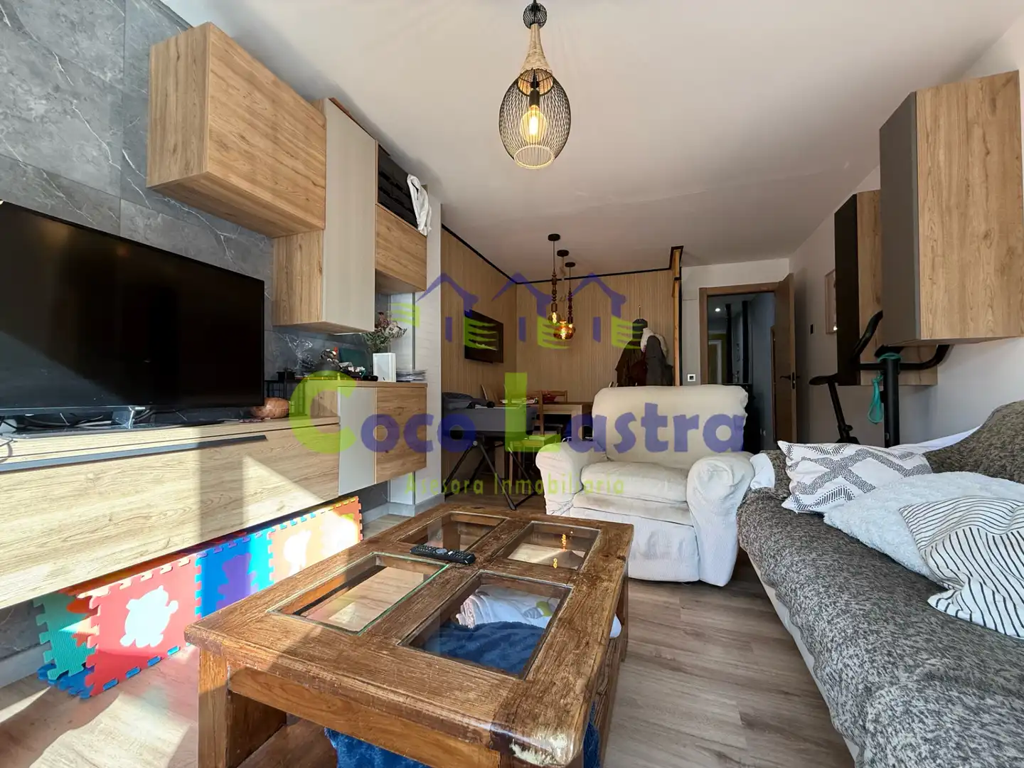 Sala de estar de Dúplex en venta en Salamanca con Calefacción, Parquet y Terraza