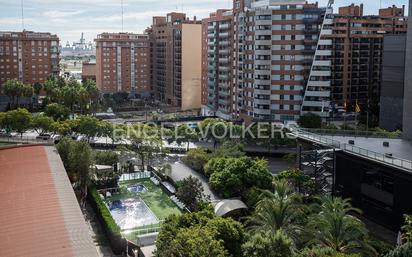 Vista exterior de Àtic en venda en  Valencia Capital amb Aire condicionat, Terrassa i Balcó