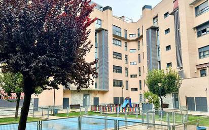 Vista exterior de Pis en venda en Parla amb Aire condicionat, Calefacció i Terrassa