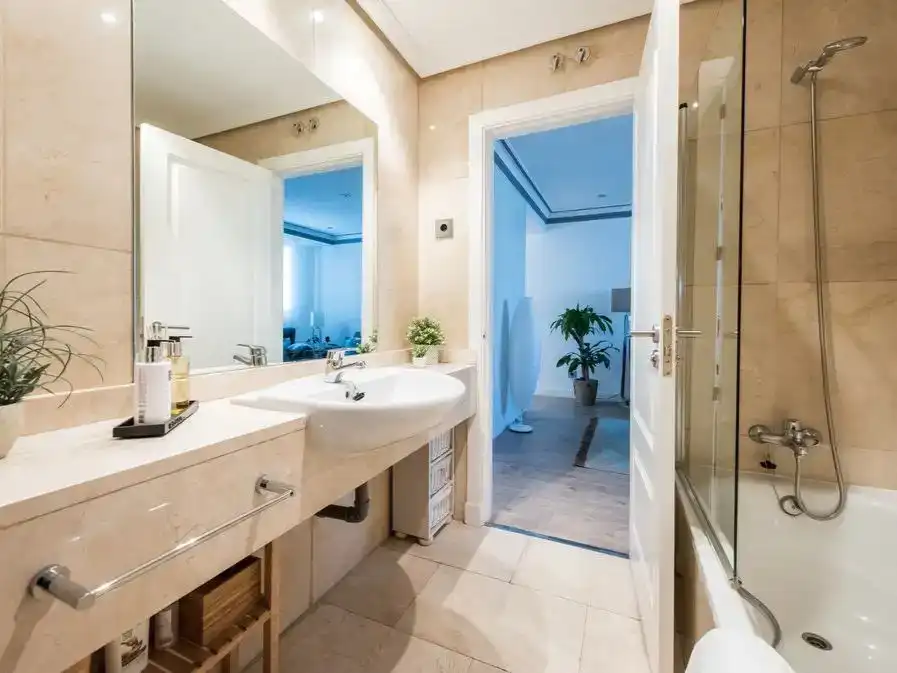 Badezimmer von Wohnungen zur Miete in  Logroño
