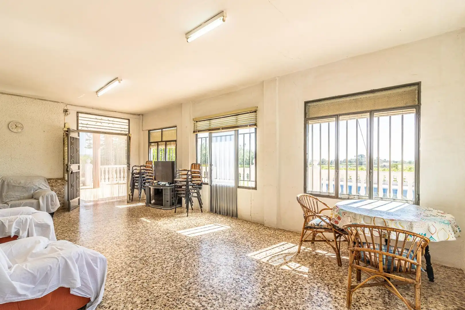 Haus oder Chalet zum Verkauf in Carlet mit Privatgarten, Terrasse und Schwimmbad