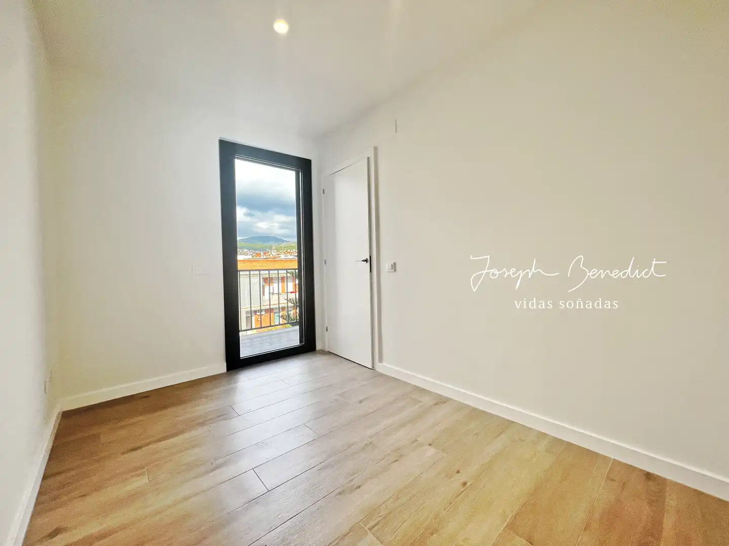 Attic for rent in Centre