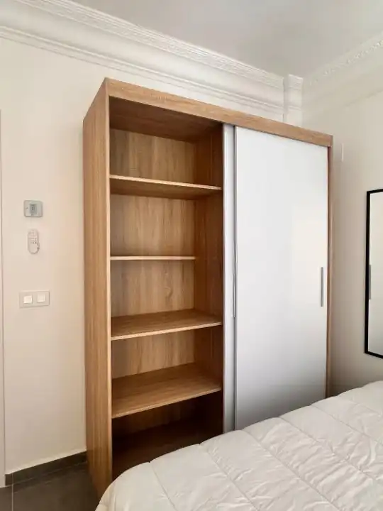 Schlafzimmer von Wohnung zur Miete in Valencia mit Klimaanlage, Heizung und Möbliert