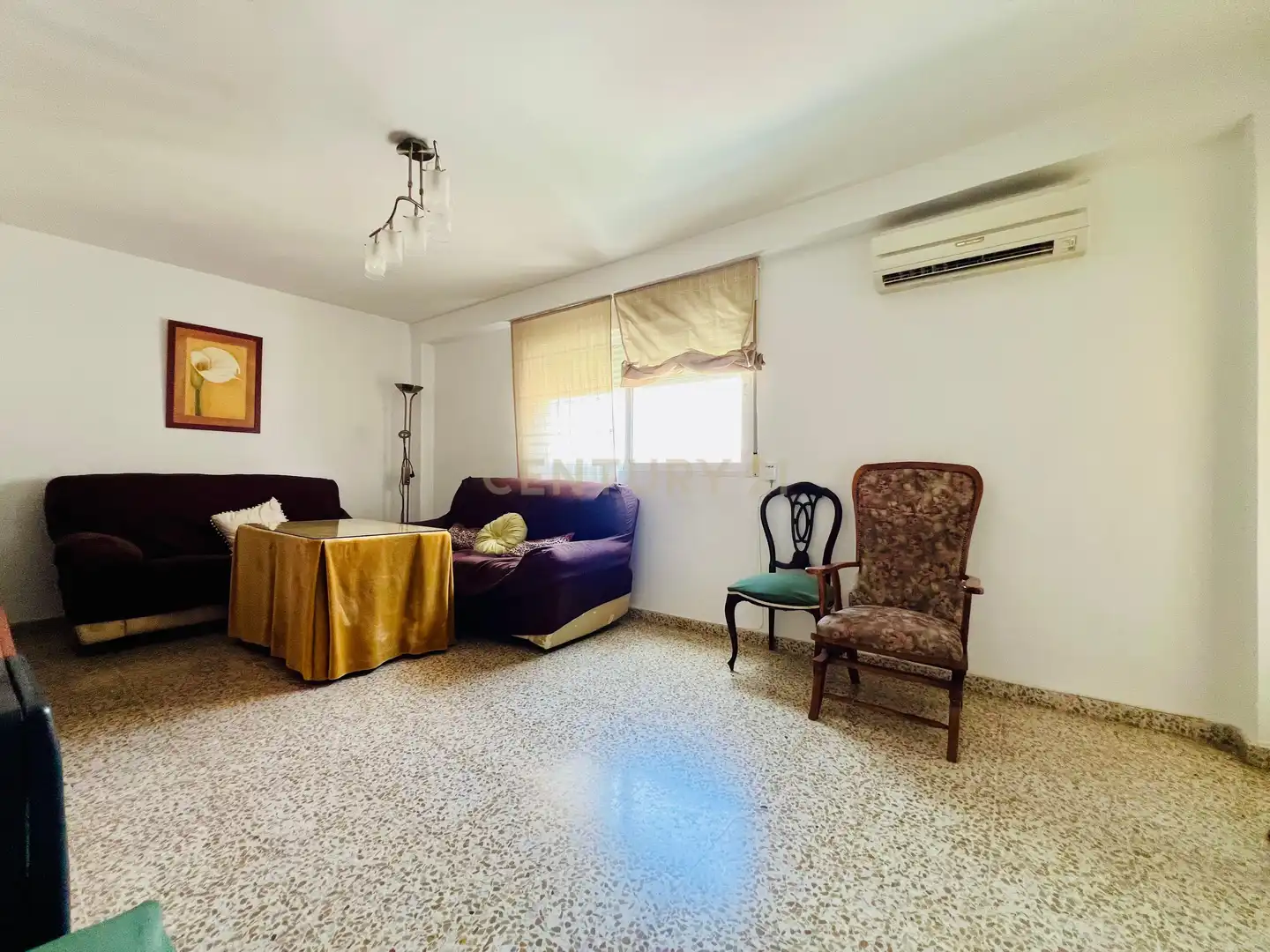 Living room of Flat for rent in Granada  with Air Conditioner, Oven and Washing machine