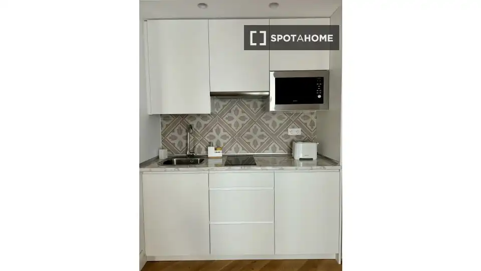 Room in Ríos Rosas - Nuevos Ministerios