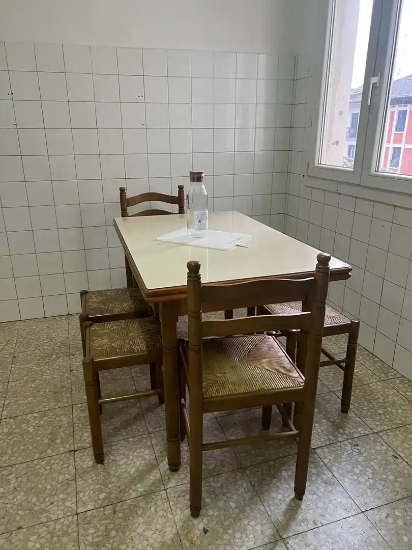 Pis per a compartir en Briviesca amb Parquet, Traster i Moblat
