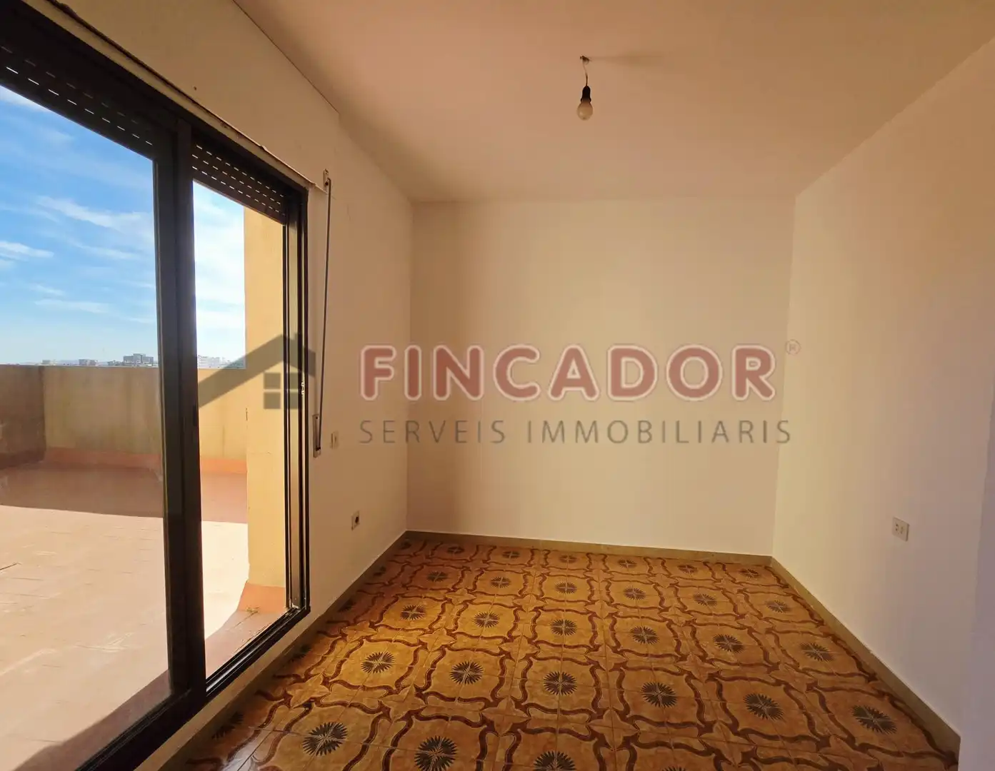 Wohnzimmer von Dachboden zum Verkauf in Terrassa mit Heizung und Terrasse