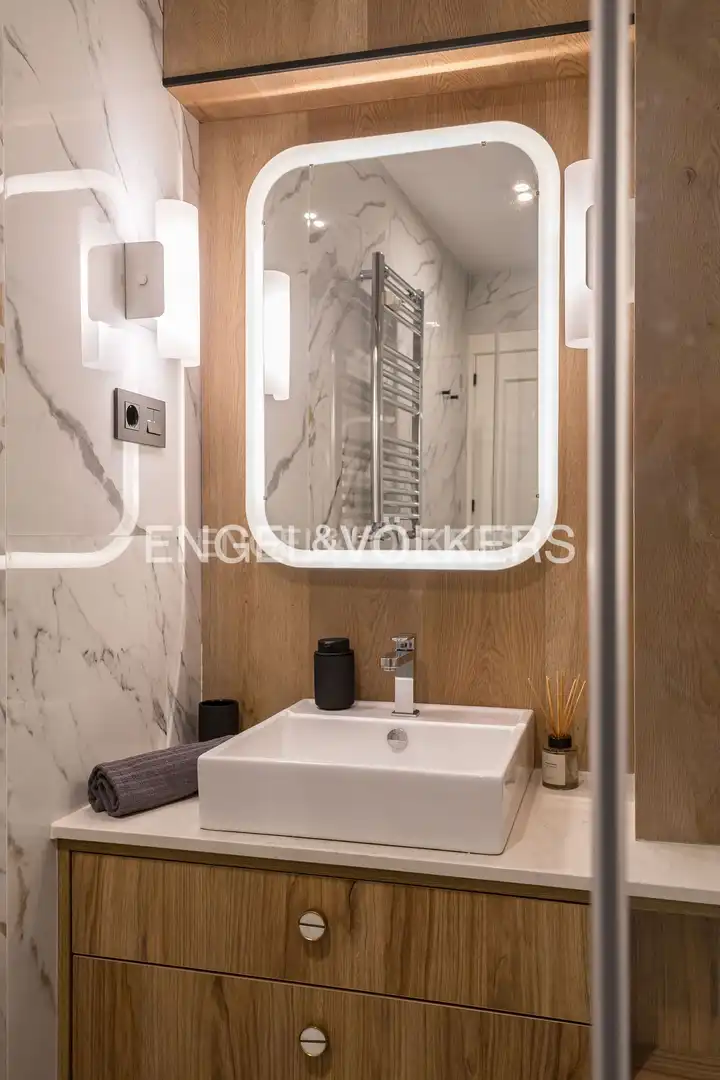 Bathroom of Flat for rent in Madrid  with Air Conditioner, Heating and Storage room