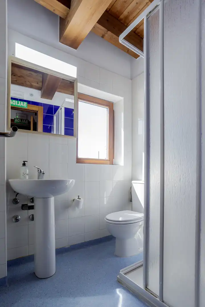 Baño de Local en venta en Arlanzón con Amueblado