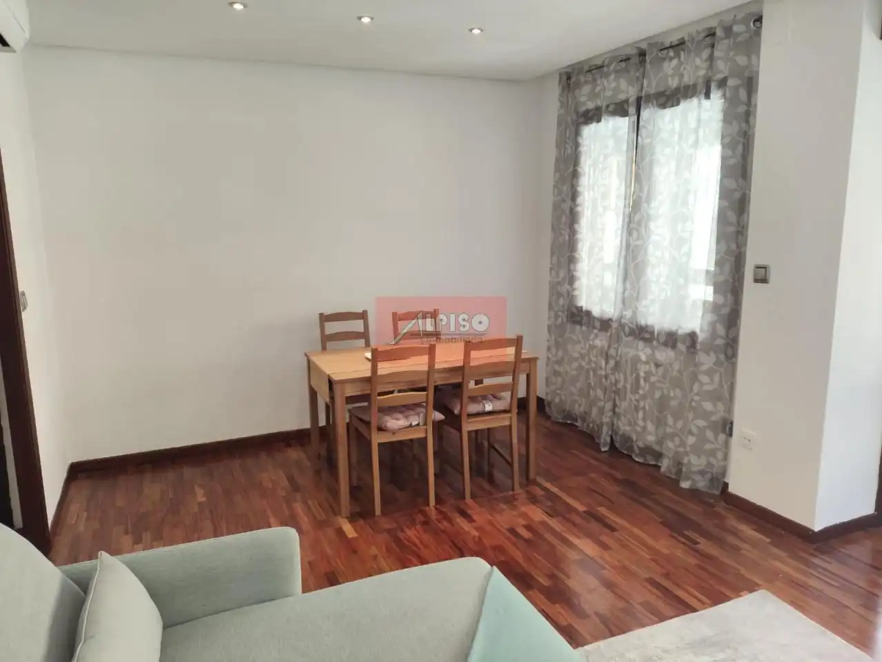 Living room of Flat for rent in Ourense Capital   with Air Conditioner, Heating and Parquet flooring