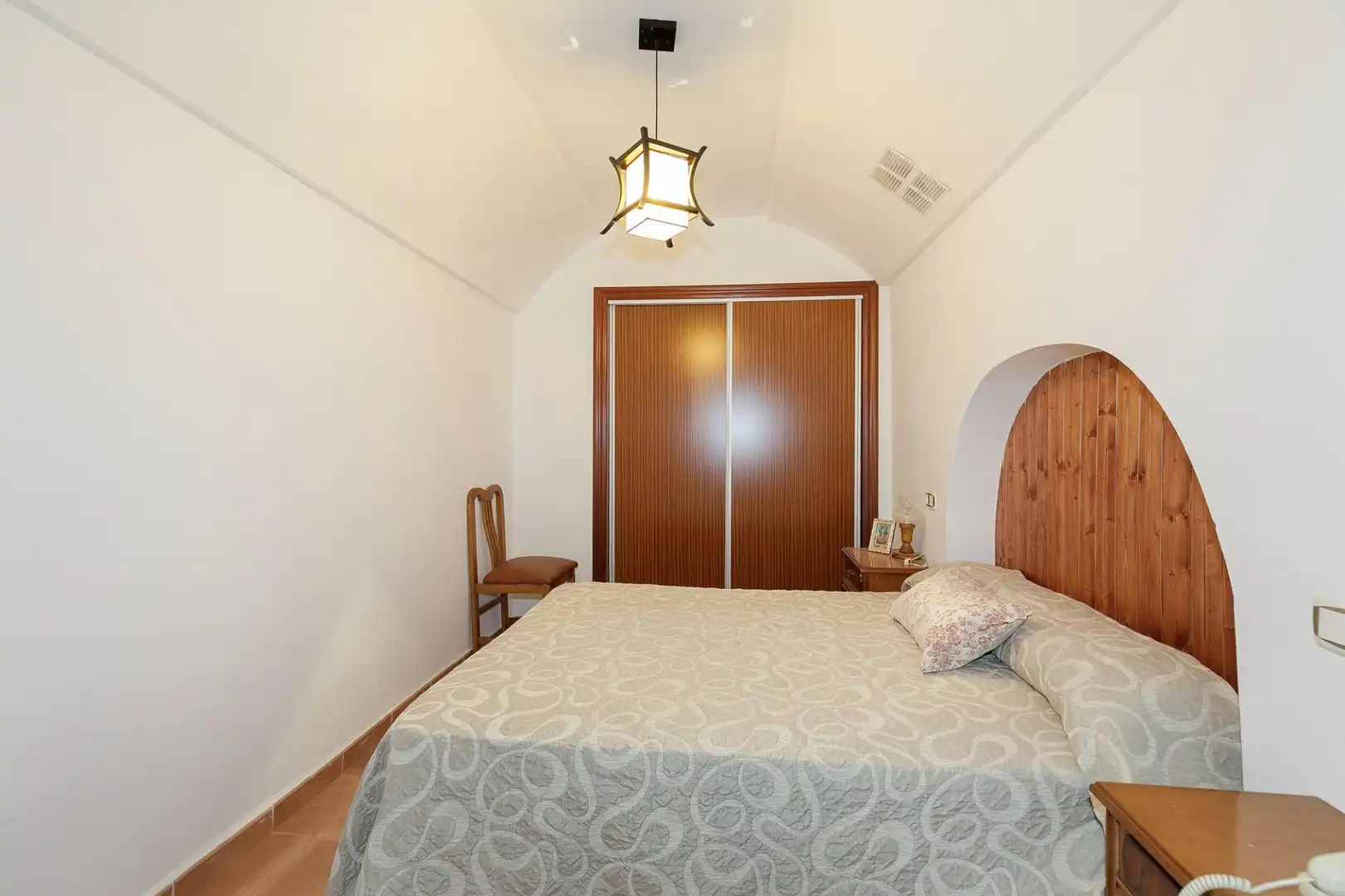 Habitación de Finca rústica en venta en Castilléjar con Calefacción y Jardín privado