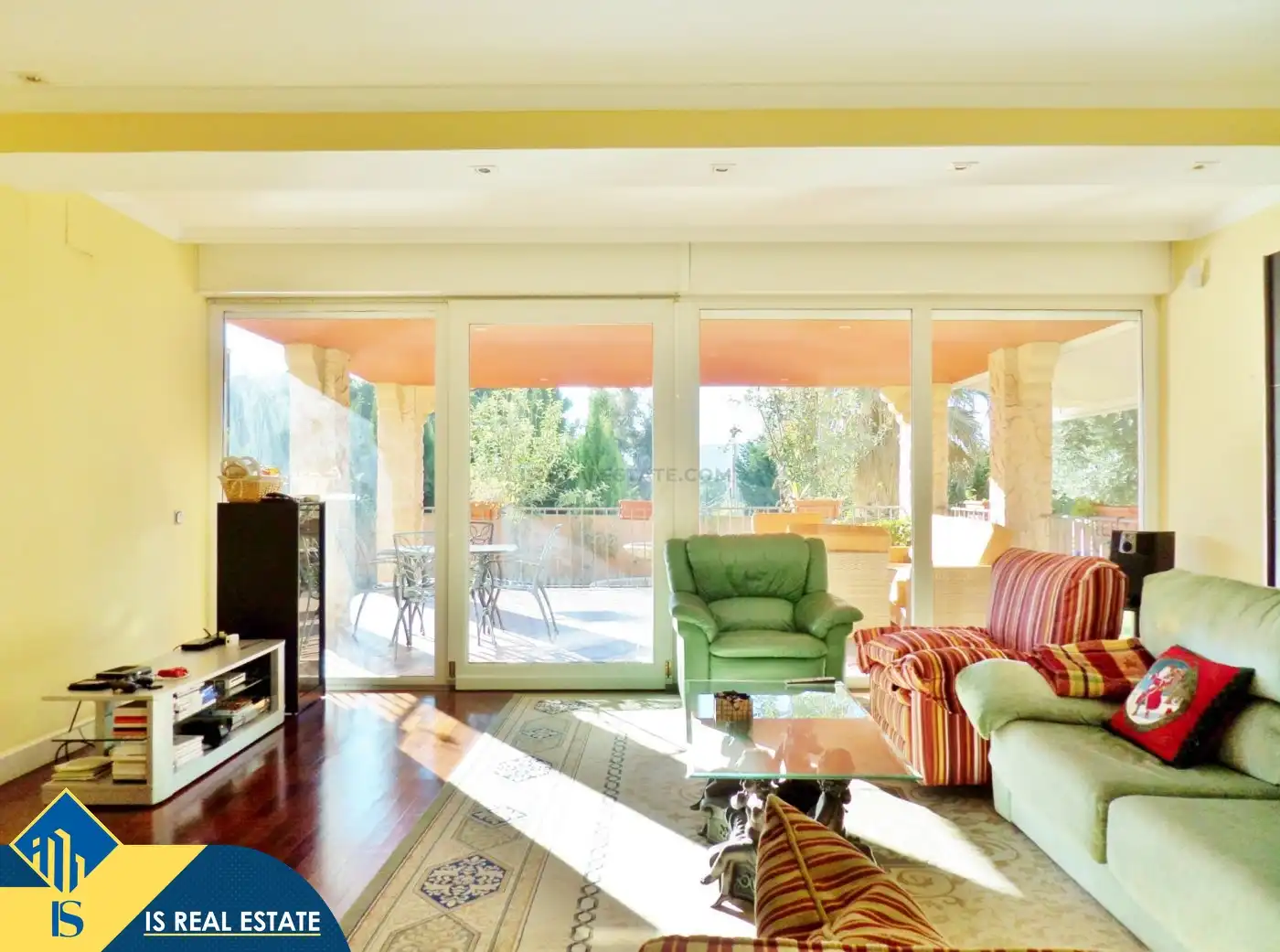 Living room of Houses for sale in Alicante / Alacant  with Terrace, Swimming Pool and Furnished