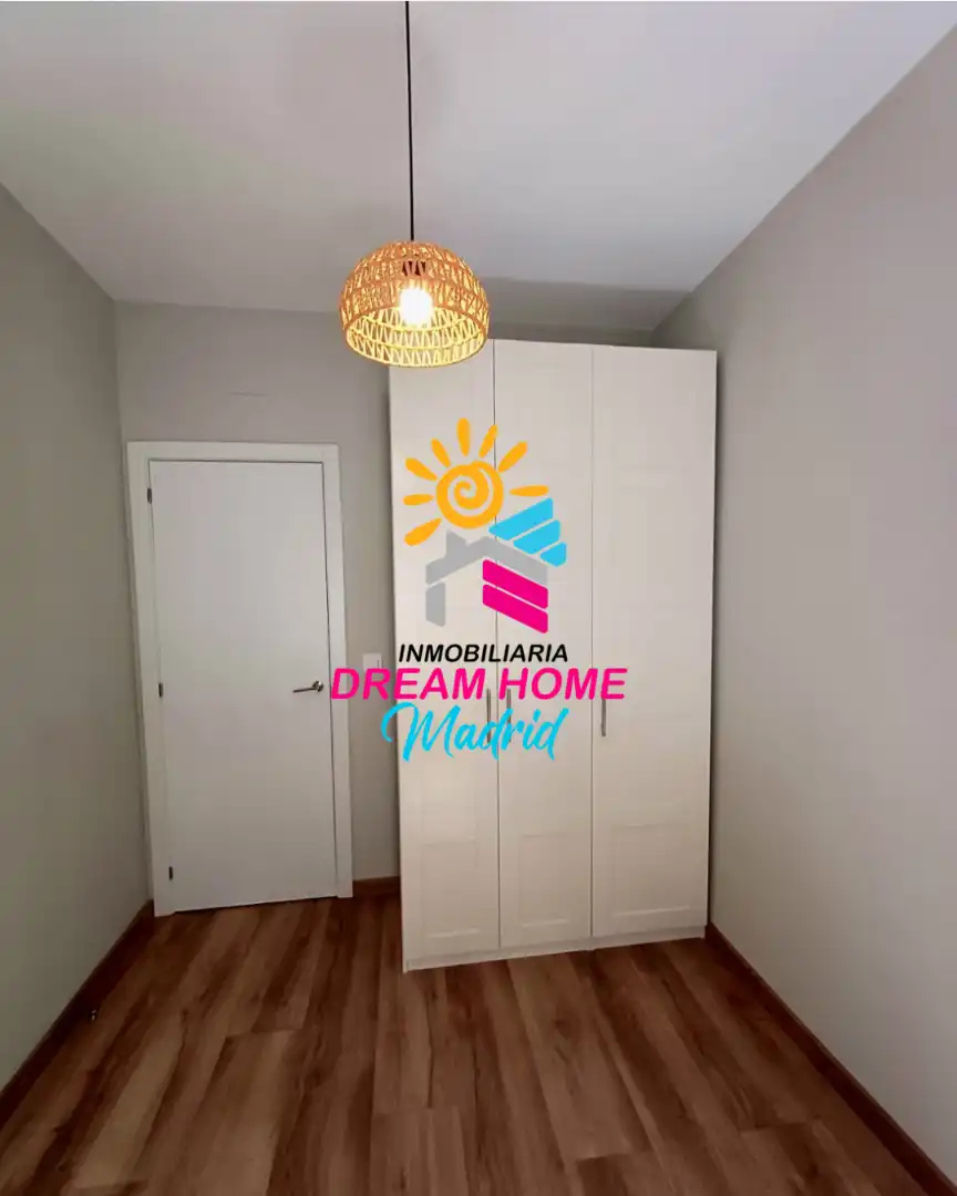 Habitación de Piso en venta en Madrid con Aire acondicionado y Horno
