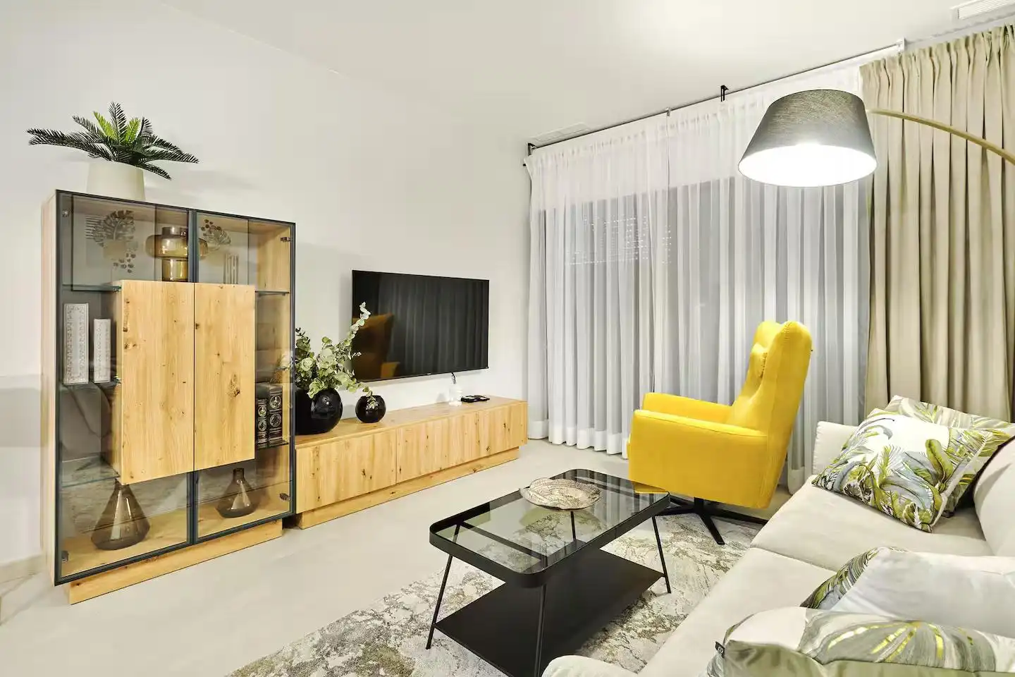 Sala d'estar de Planta baixa en venda en Orihuela amb Aire condicionat, Jardí privat i Terrassa