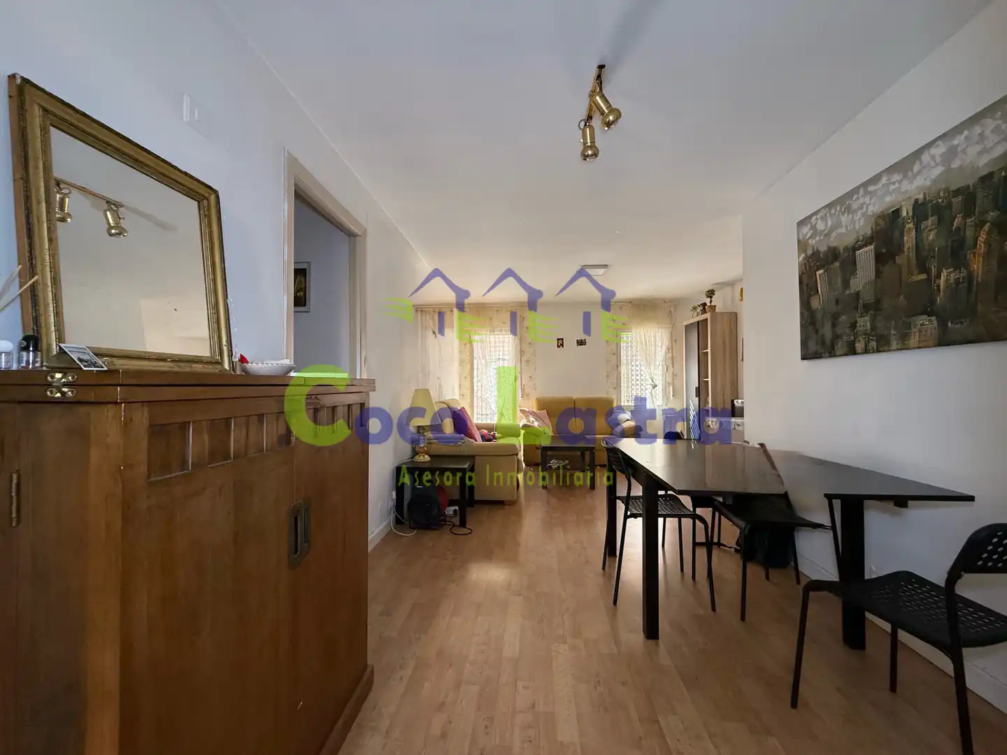 Living room of Flat for rent in Salamanca  with Air Conditioner, Heating and Parquet flooring