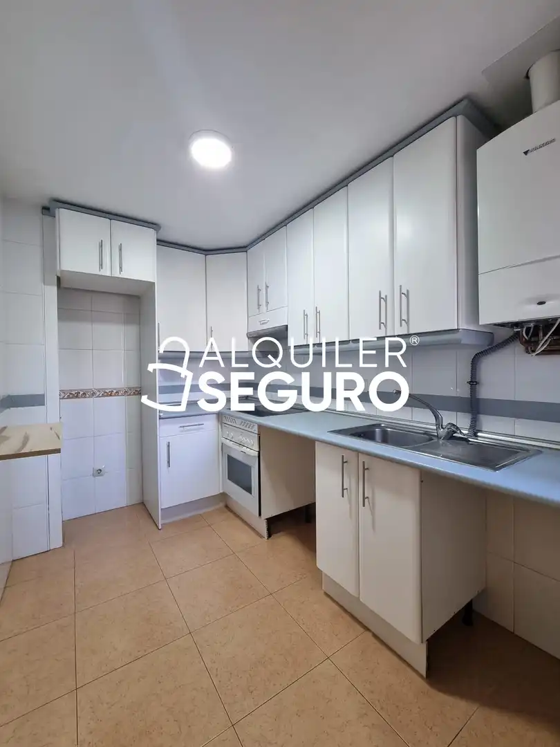 Kitchen of Flat for rent in Colmenarejo  with Heating and Storage room