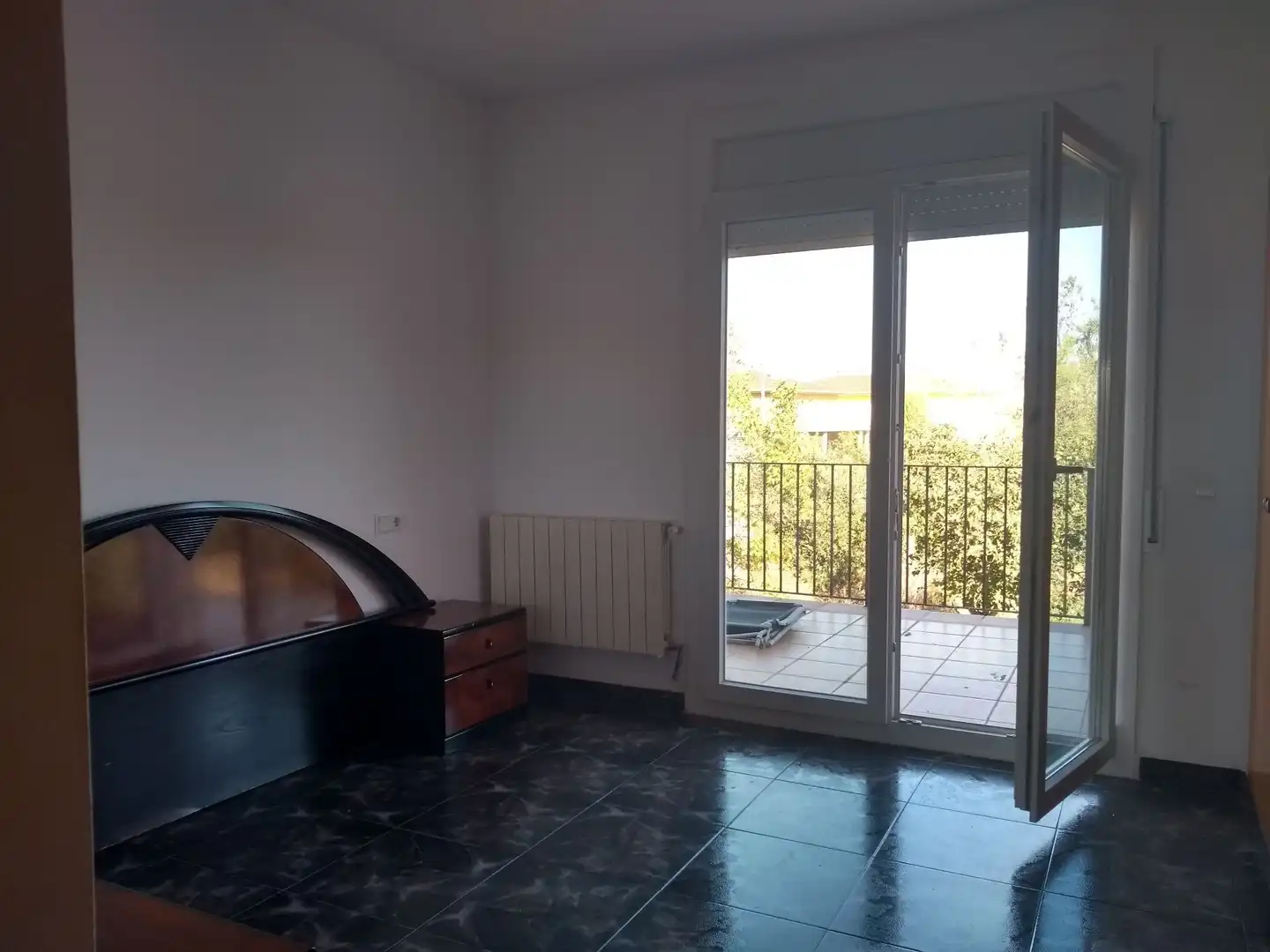Dormitori de Finca rústica en venda en Bàscara amb Aire condicionat, Calefacció i Jardí privat