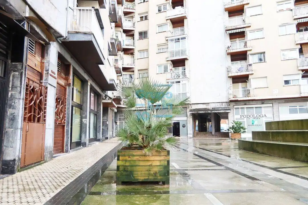 Vista exterior de Local en venda en Donostia - San Sebastián 