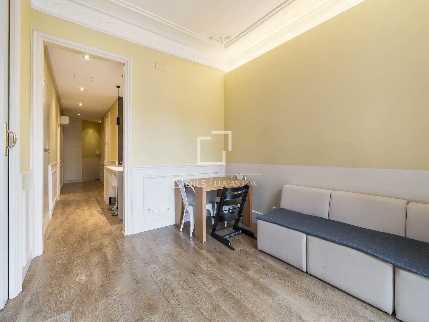 Piso en venta en Barcelona con Aire acondicionado, Terraza y Amueblado