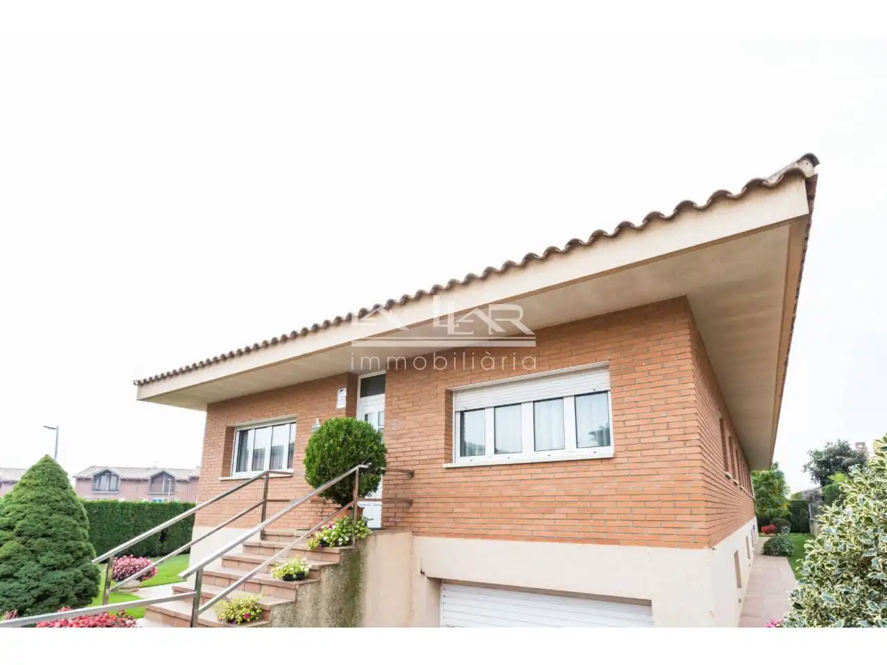 Vista exterior de Casa o xalet en venda en Orís amb Aire condicionat, Calefacció i Jardí privat