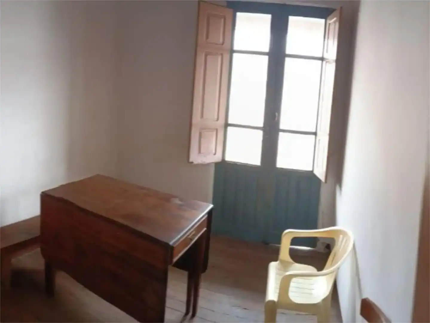 Schlafzimmer von Country house zum Verkauf in A Merca   mit Balkon