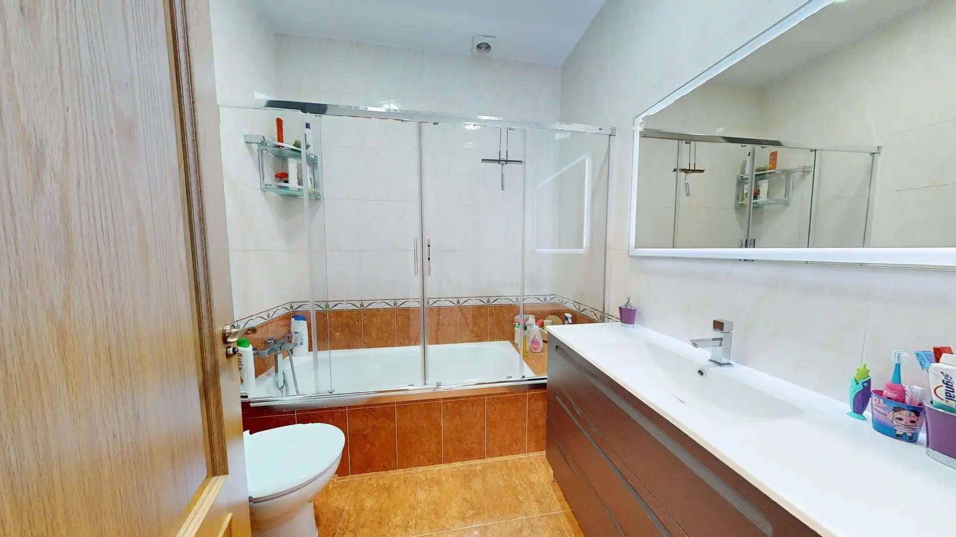 Baño de Casa adosada en venta en La Guijarrosa con Aire acondicionado, Calefacción y Terraza