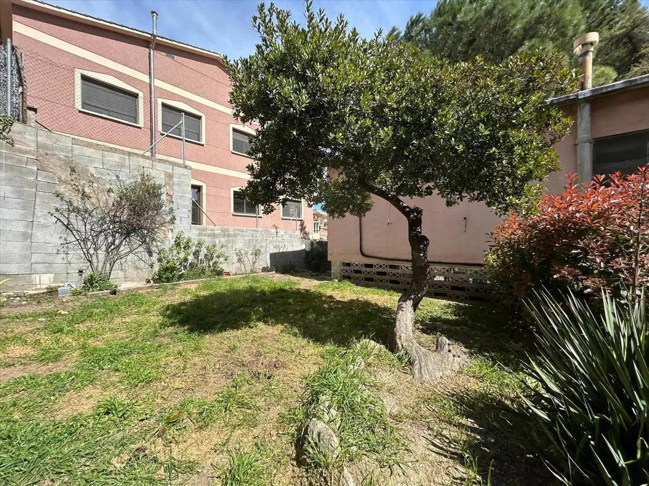 Casa amb jardí en venda a La Torre de Claramunt, imagen 4