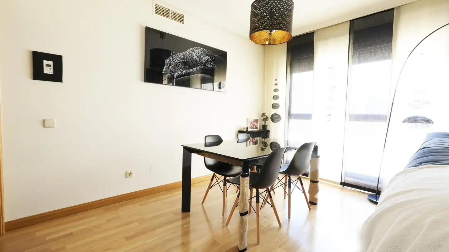 Dining room of Flat for sale in  Madrid Capital  with Air Conditioner, Heating and Storage room