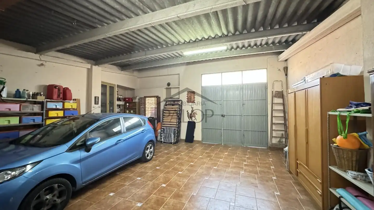 Houses for sale in La Pobla Llarga  with Private garden, Terrace and Storage room