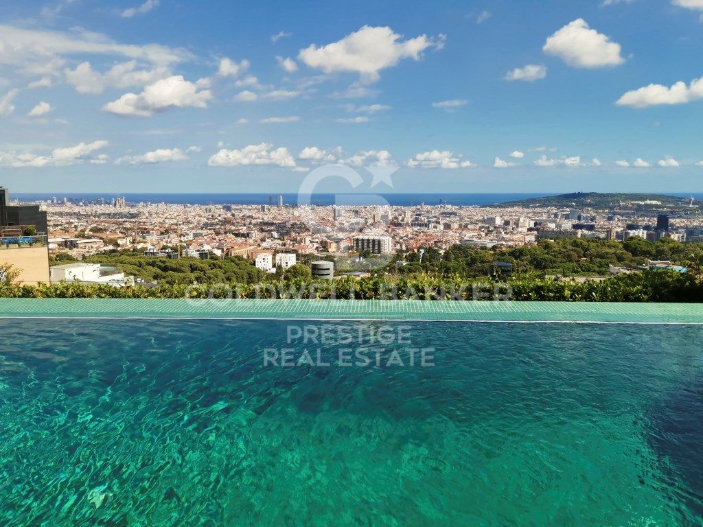 Vista exterior de Casa o chalet en venta en  Barcelona Capital con Terraza y Piscina