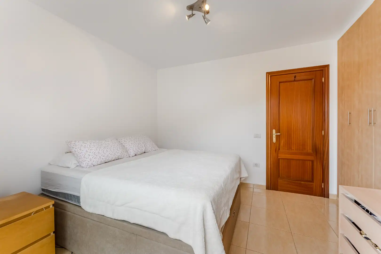 Habitación de Piso en venta en Arona con Terraza, Amueblado y Horno