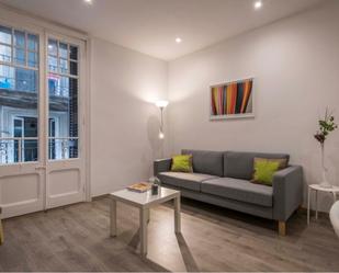 Living room of Flat to rent in  Barcelona Capital  with Heating, Parquet flooring and Balcony